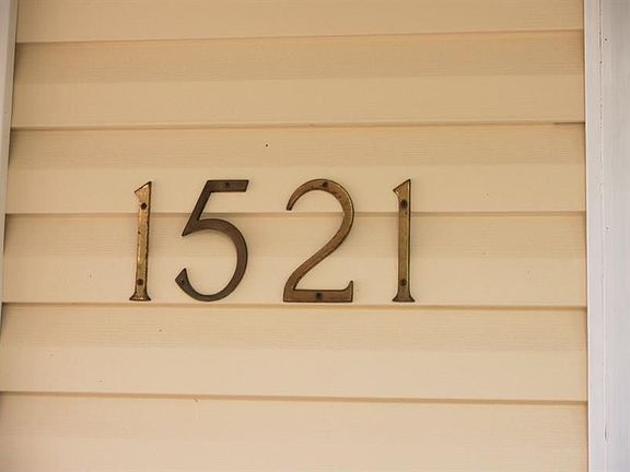 4th image of 1521 N Candellaria Dr