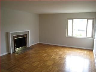 2nd image of 233 Wicklow Dr