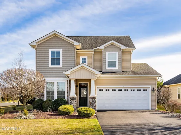 1 E Raphael Lane, Farmingdale, NJ 07727
