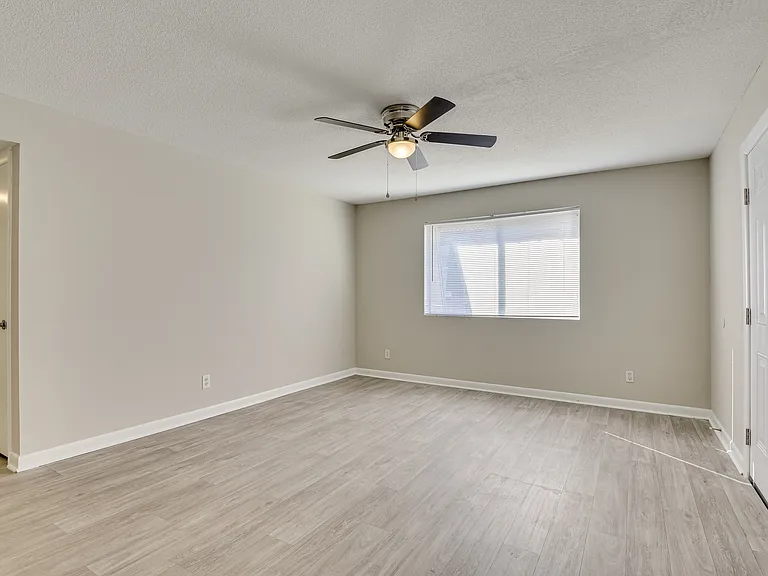 Emmanuel Place Apartments — Photo 4