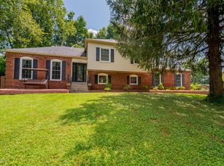 9024 Lethborough Dr, Jeffersontown, KY 40299