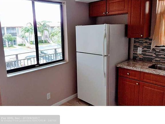 4th image of 439 Lakeview Dr APT 201