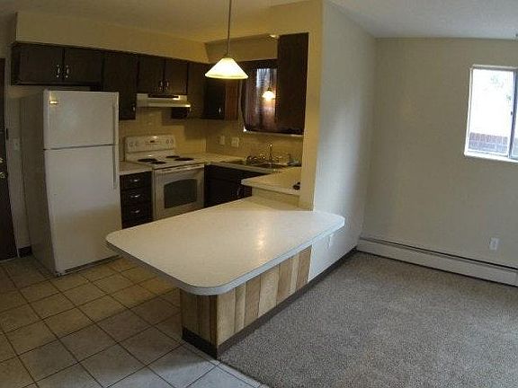 2nd image of 365 Argyle Ave APT 2
