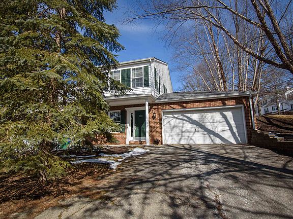 2nd image of 205 Bronze Leaf Dr
