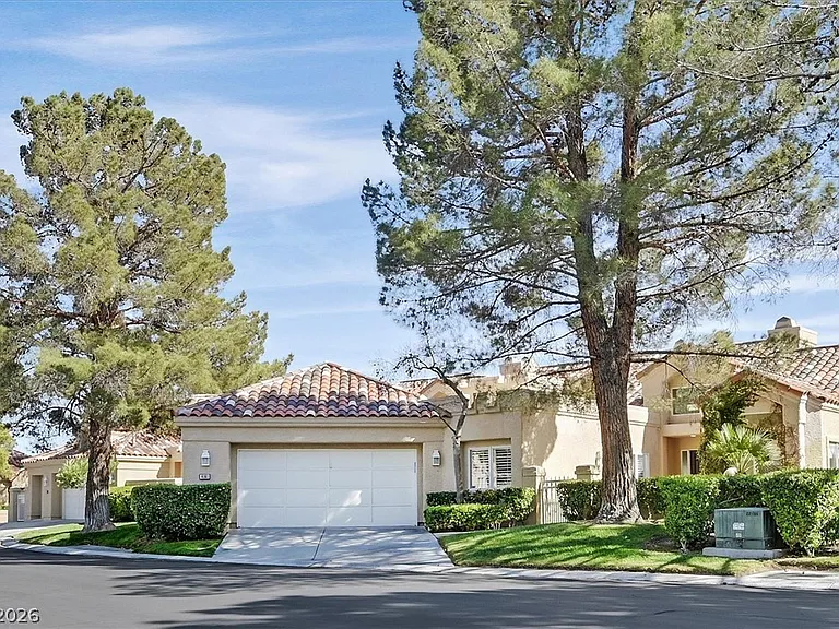 8161 Round Hills Cir — Photo 1