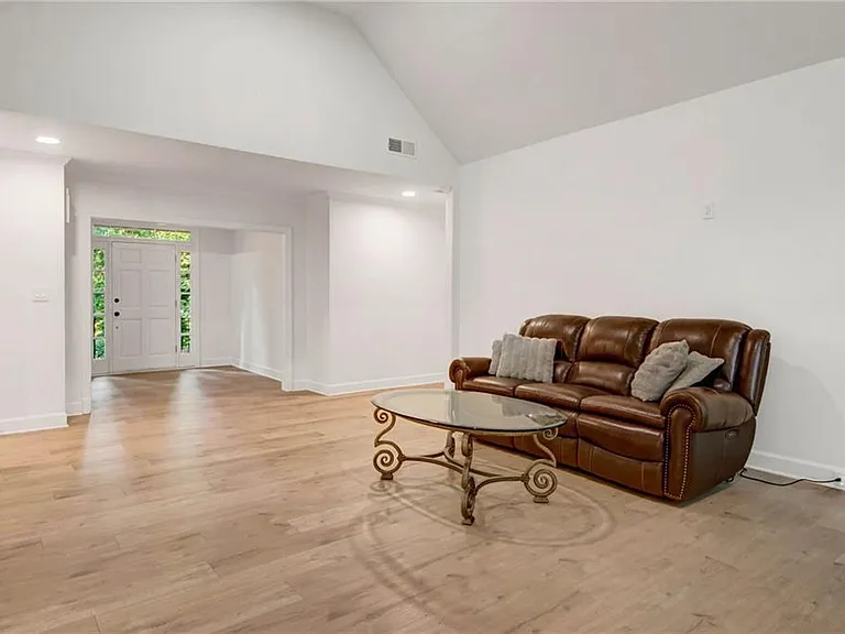 1055 Downing Ct NE — Photo 15
