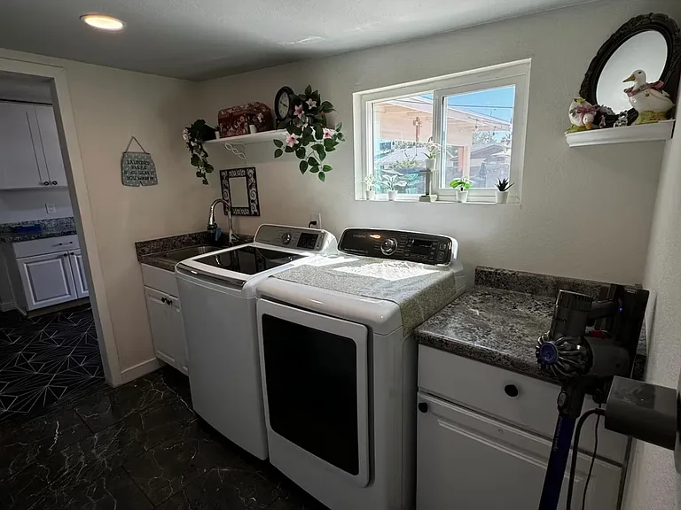 1213 W Galveston St — Photo 5