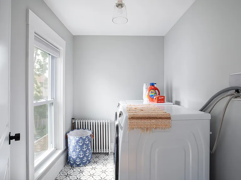 30 E Bowery St — Photo 7