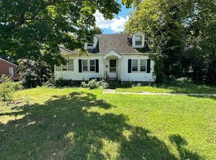 2613 Beacon Hill Rd, Alexandria, VA 22306