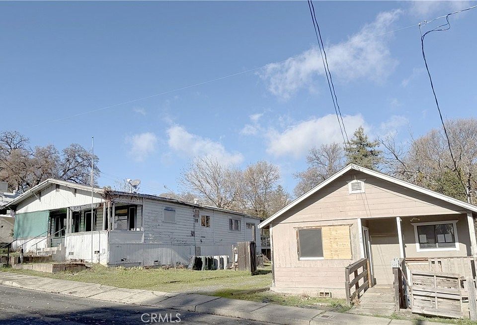 1st image of 560 1st St