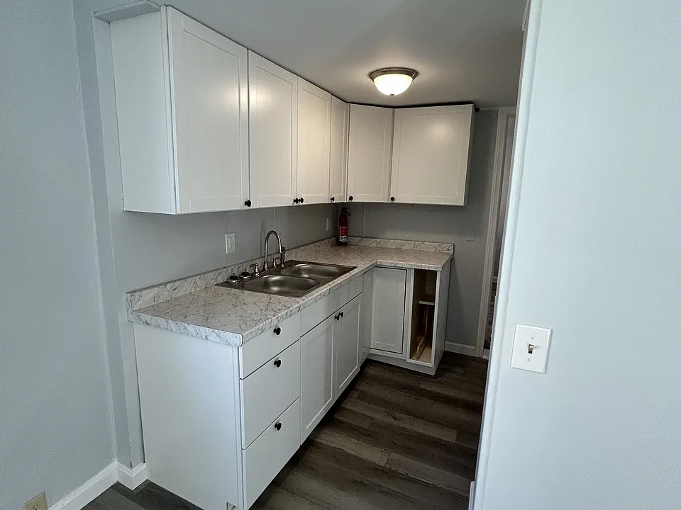 85 Parkview Ave #1