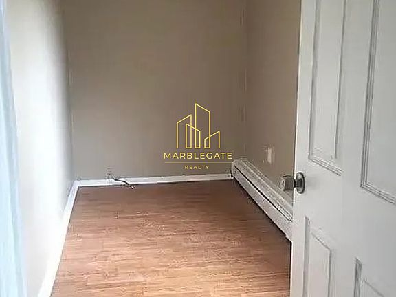 3rd image of 539 E Jersey St #1E