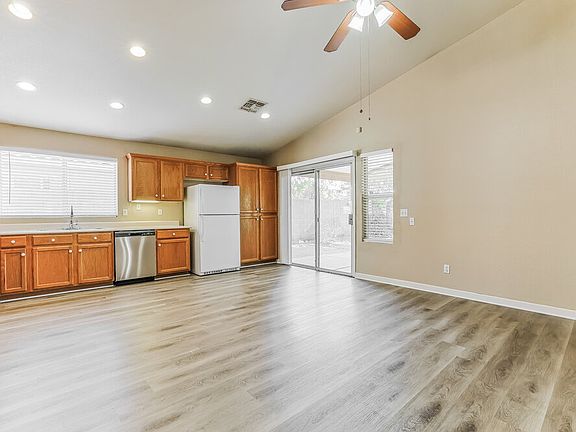 3rd image of 2405 E Browning Pl