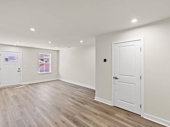 4th image of 540 Ryegrass Way #29D