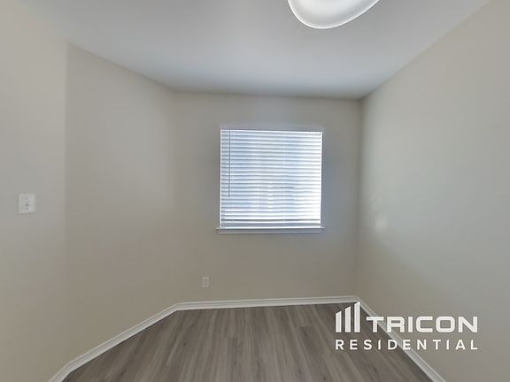 4th image of 9806 Marbach Cyn