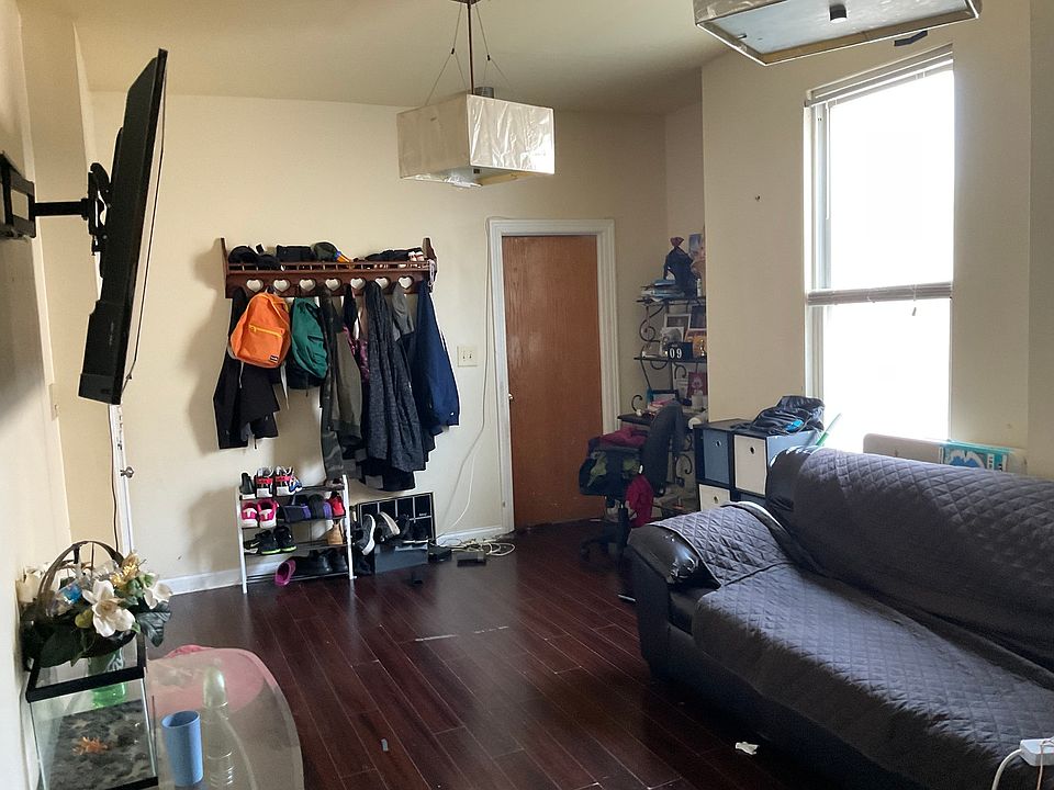 2nd image of 603 E Bowen Ave
