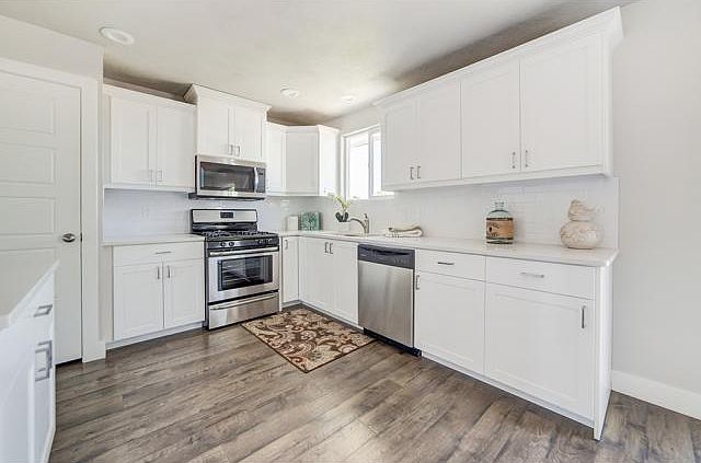 1st image of 2569 W Meadowridge Dr