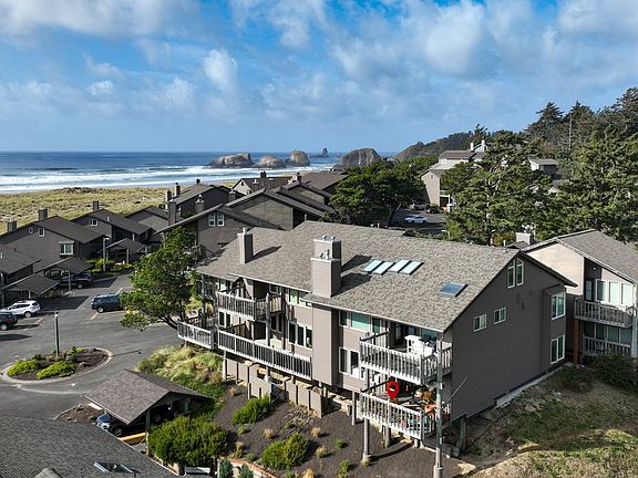 3rd image of 353 N Breaker Point Dr #353
