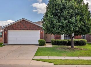 8916 Sagebrush Trl, Aubrey, TX 76227