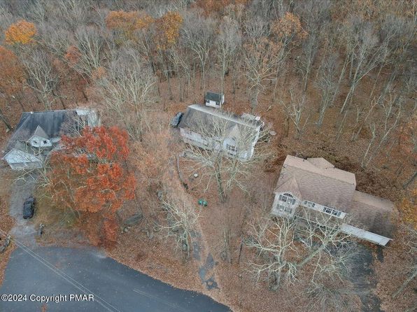 638 Lakeside Dr, East Stroudsburg, PA 18301