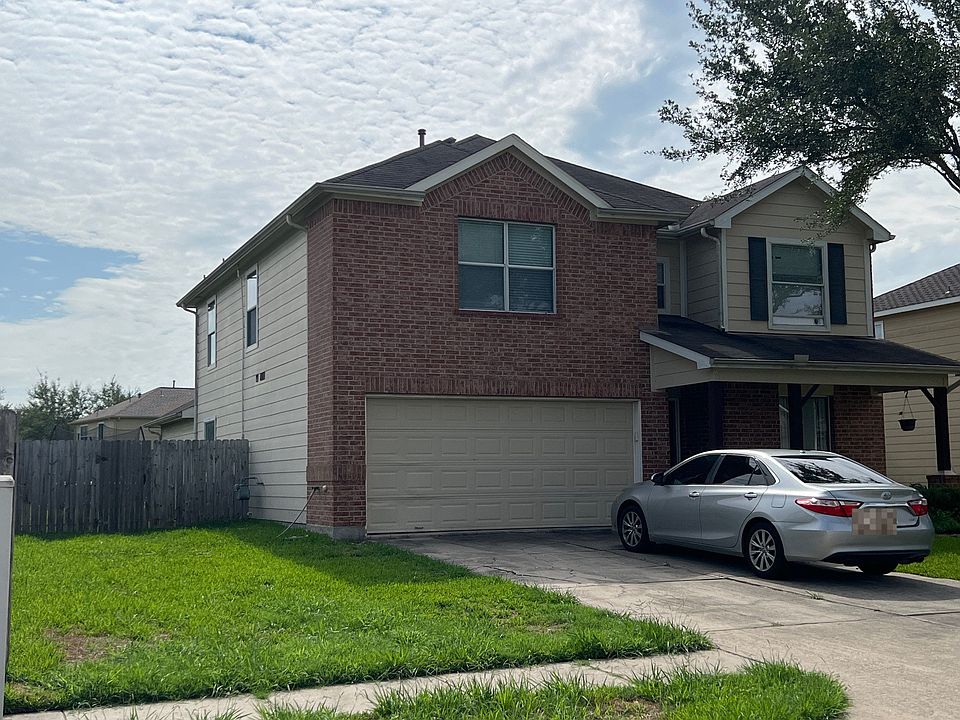 2nd image of 1811 Serenata Ln