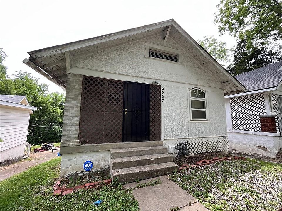 1st image of 2537 Denver Ave