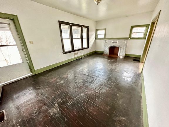 3rd image of 1719 1st Ave
