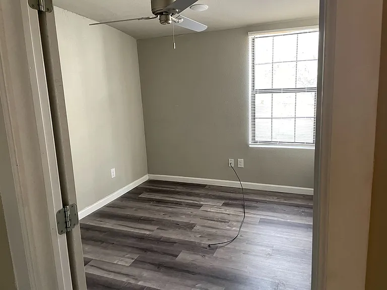 1010 W 25th St — Photo 35