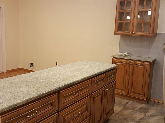 3rd image of 56 Oakville St #2