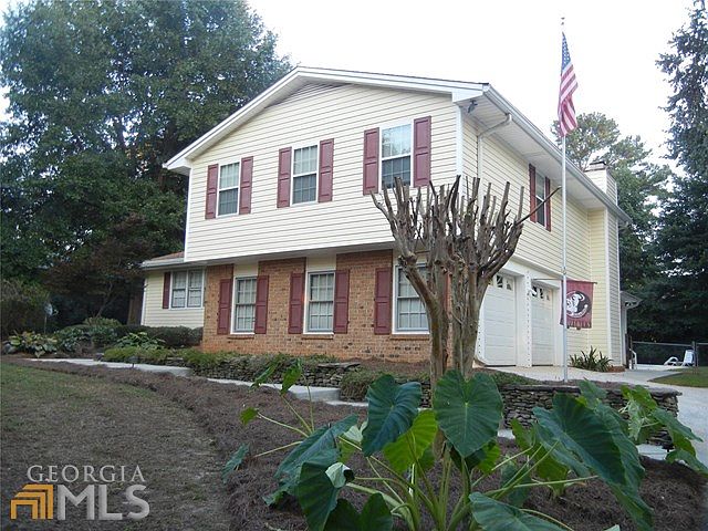 2nd image of 723 Pine Chase Ct