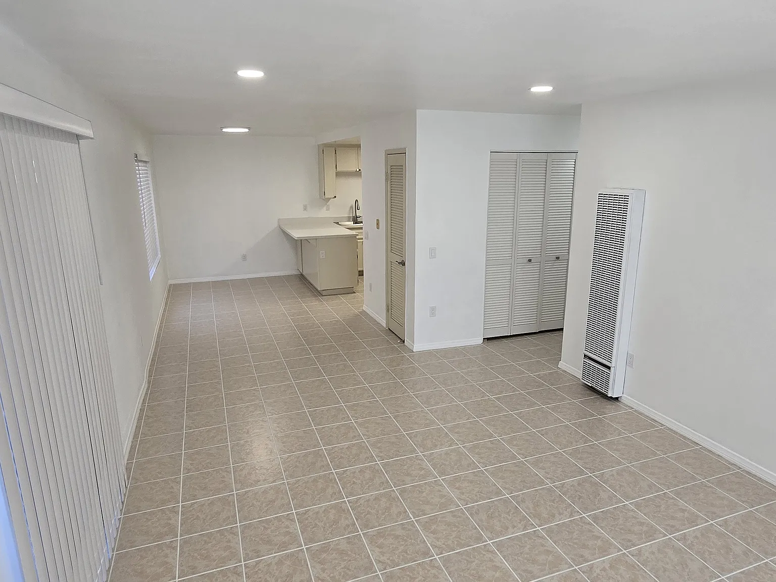 3 bed, 1200 sqft, $3,500 — Photo 3