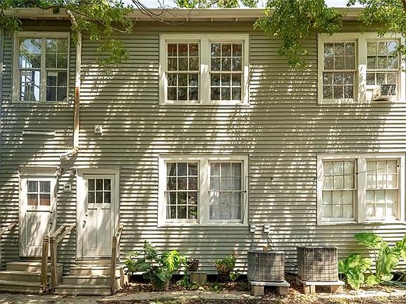 4th image of 2017 S Rendon St