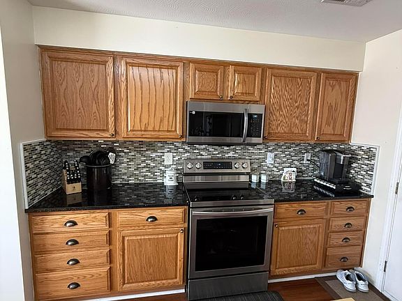 5th image of 1509 Wales Pl