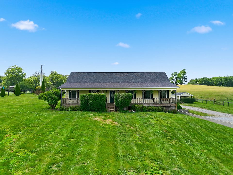 1st image of 550 College Rd