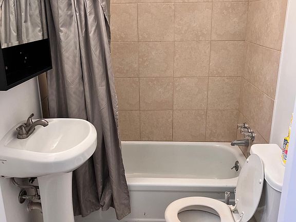 2nd image of 120 W Main St Unit 4