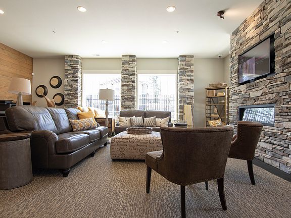 Luxurious Living Area ; Puyallup Rentals ; Silver Creek Apartments