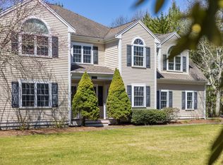 66 Frog Pond Close, Mashpee, MA 02649