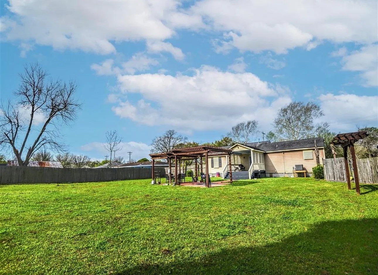 4 bed, 2.5 bath, 1475 sqft, $2,225 — Photo 4