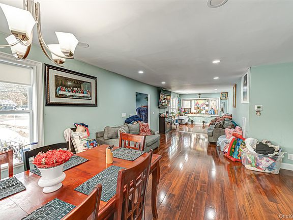 5th image of 85 Bayview Avenue