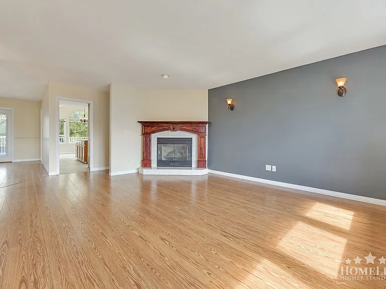 6375 187a St #UPPER HOUSE — Photo 6