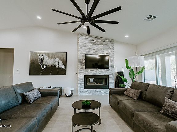 3rd image of 2138 N SAINT ANDREWS Drive