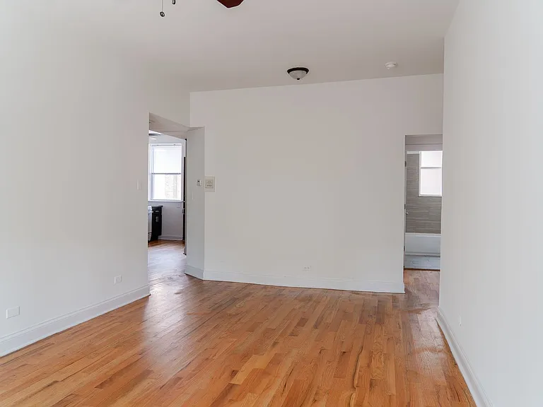 Uptown - 2 Bed / 1 Bath - In-Unit Laundry — Photo 8