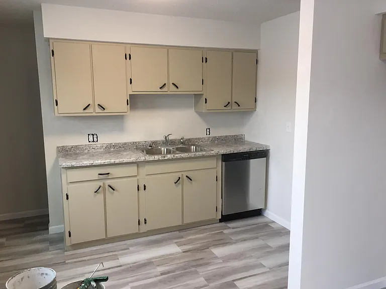 1016 Scott St — Photo 2