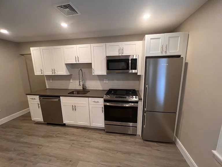 31 Maverick Sq #302B — Photo 19