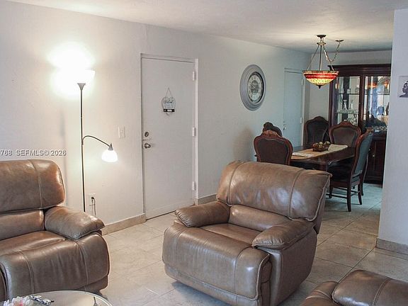 5th image of 10818 N Kendall Dr #R25