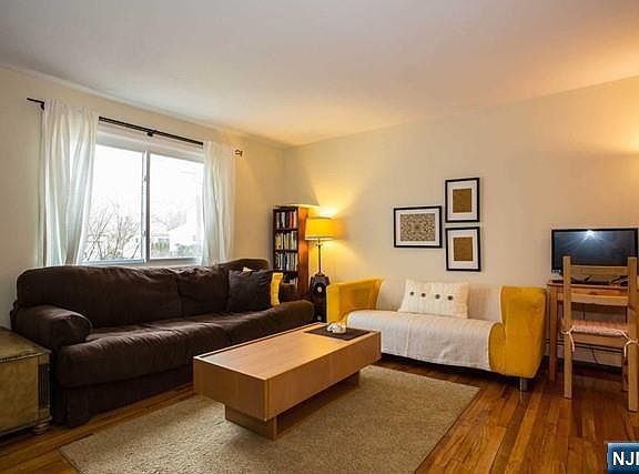 4th image of 36 Morningside Ave
