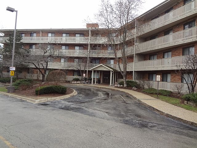 1st image of 1700 Wedgewood Dr APT 203