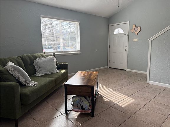 3rd image of 309 Spruce St APT A