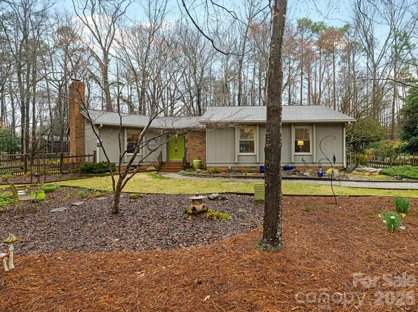 7801 Meadowview Ln, Charlotte, NC 28270