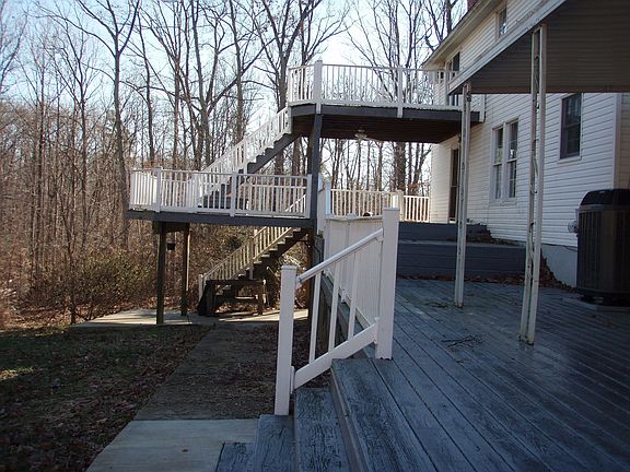 Multi-Level Wrap Around Deck